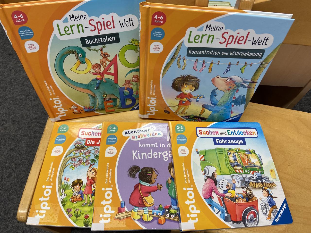 Neue Kinderbücher September 2025 - Büchertisch